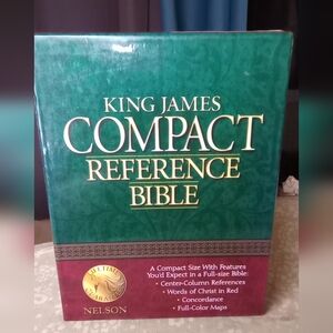 King James Compact Reference Bible Nelson  Genuine Leather Gold Guilded Pg Edge